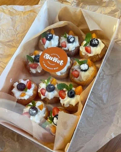 Фруктовые корзинки с кремом, доставка по Екатеринбургу. Кейтеринг Buffet